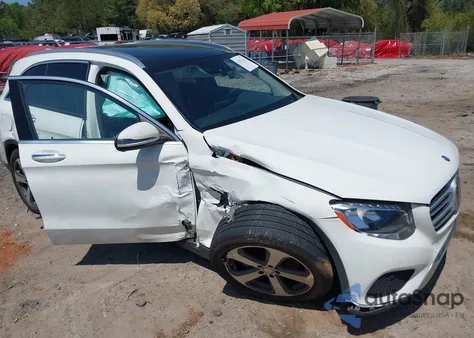 2016 Mercedes-Benz Glc 300 z USA, uszkodzony, nr VIN WDC0G4JB9GF055230